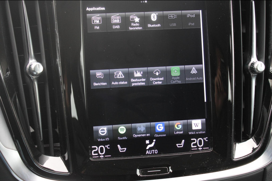 Volvo V60 B3 163PK Automaat Momentum Advantage Lederen bekleding / Apple Carplay / Cruise control / Stoelverwarming / Stuurwielverwarming / lichtmetalen velgen / Road Sign information