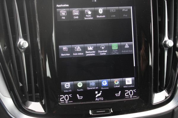 Volvo V60 B3 163PK Automaat Momentum Advantage Lederen bekleding / Apple Carplay / Cruise control / Stoelverwarming / Stuurwielverwarming / lichtmetalen velgen / Road Sign information