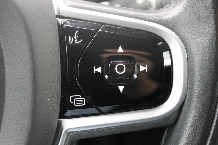 Volvo V60 B3 163PK Automaat Momentum Advantage Lederen bekleding / Apple Carplay / Cruise control / Stoelverwarming / Stuurwielverwarming / lichtmetalen velgen / Road Sign information