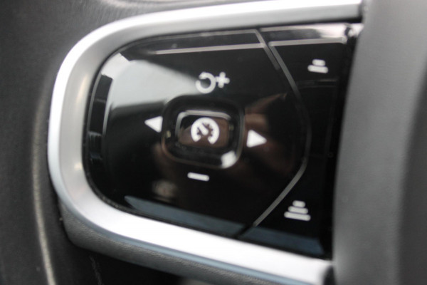 Volvo V60 B3 163PK Automaat Momentum Advantage Lederen bekleding / Apple Carplay / Cruise control / Stoelverwarming / Stuurwielverwarming / lichtmetalen velgen / Road Sign information