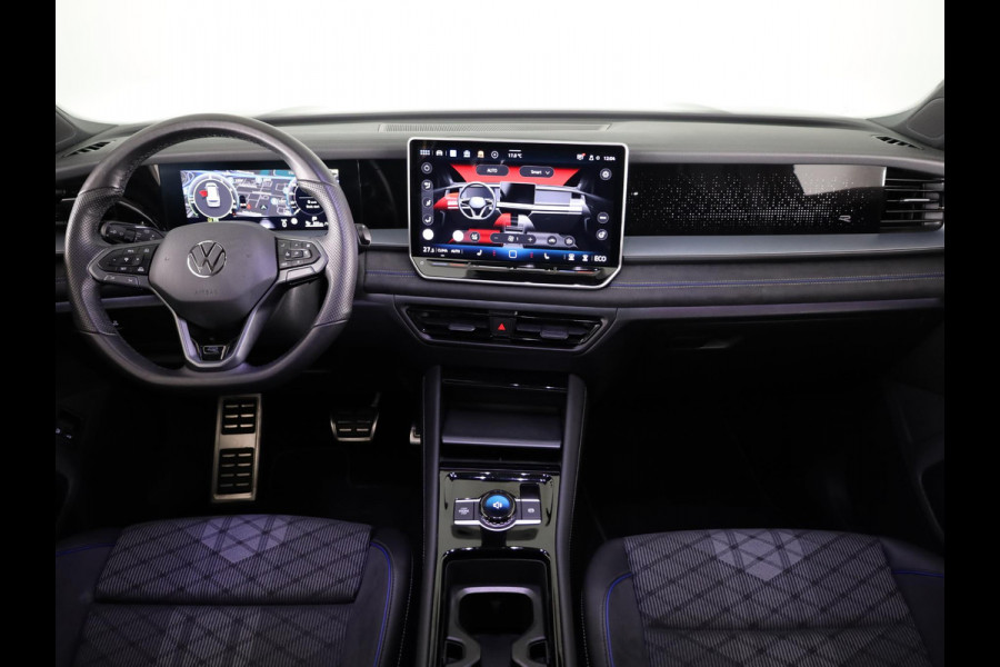 Volkswagen Tayron 1.5 eHybrid R-Line Edition 204 pk Automaat (DSG) | Verlengde garantie | Navigatie | Panoramadak | Trekhaak (wegklapbaar) | Parkeersensoren (Park assist) | Rondomzicht camera | Black Style pakket | R-Line |