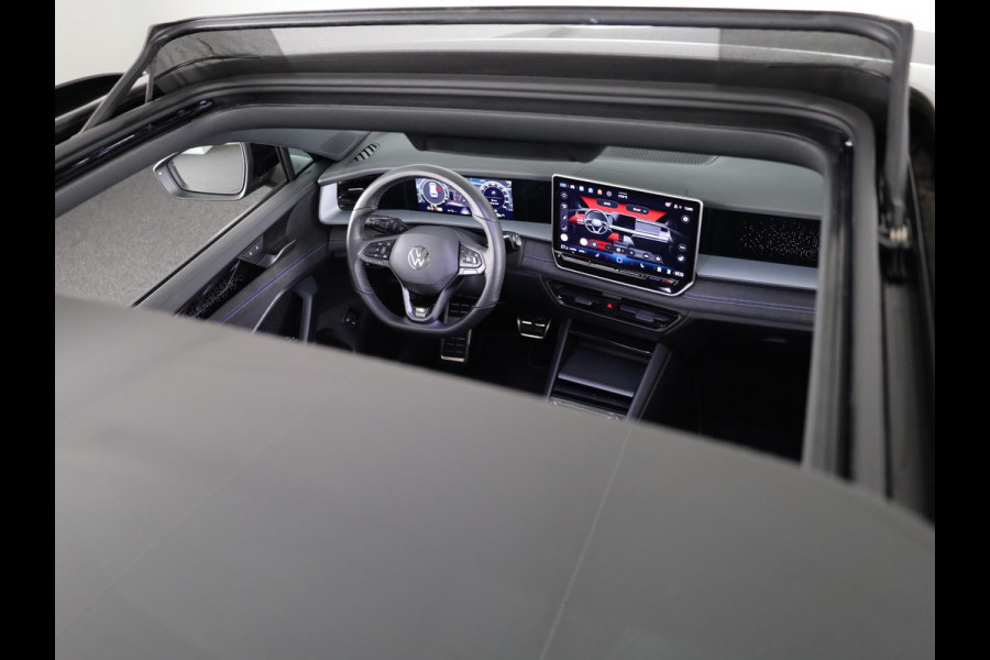 Volkswagen Tayron 1.5 eHybrid R-Line Edition 204 pk Automaat (DSG) | Verlengde garantie | Navigatie | Panoramadak | Trekhaak (wegklapbaar) | Parkeersensoren (Park assist) | Rondomzicht camera | Black Style pakket | R-Line |