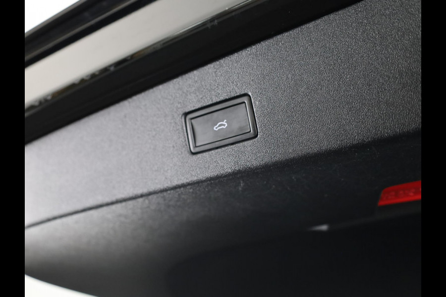 Volkswagen Tayron 1.5 eHybrid R-Line Edition 204 pk Automaat (DSG) | Verlengde garantie | Navigatie | Panoramadak | Trekhaak (wegklapbaar) | Parkeersensoren (Park assist) | Rondomzicht camera | Black Style pakket | R-Line |