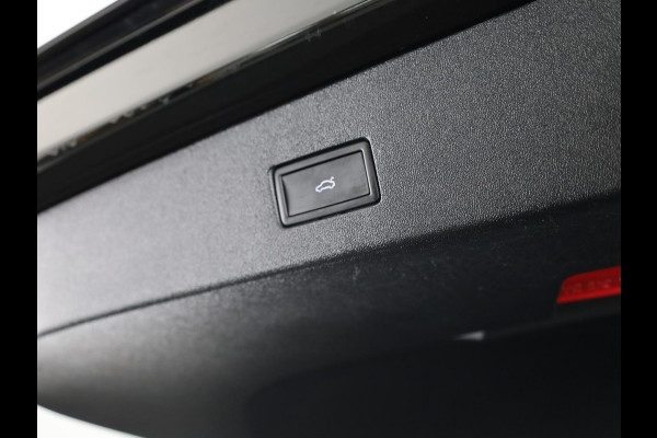 Volkswagen Tayron 1.5 eHybrid R-Line Edition 204 pk Automaat (DSG) | Verlengde garantie | Navigatie | Panoramadak | Trekhaak (wegklapbaar) | Parkeersensoren (Park assist) | Rondomzicht camera | Black Style pakket | R-Line |