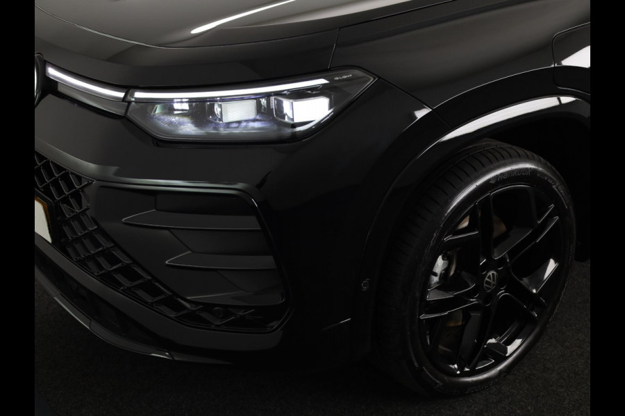 Volkswagen Tayron 1.5 eHybrid R-Line Edition 204 pk Automaat (DSG) | Verlengde garantie | Navigatie | Panoramadak | Trekhaak (wegklapbaar) | Parkeersensoren (Park assist) | Rondomzicht camera | Black Style pakket | R-Line |