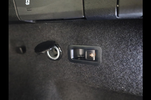 Volkswagen Tayron 1.5 eHybrid R-Line Edition 204 pk Automaat (DSG) | Verlengde garantie | Navigatie | Panoramadak | Trekhaak (wegklapbaar) | Parkeersensoren (Park assist) | Rondomzicht camera | Black Style pakket | R-Line |