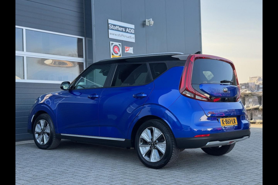 Kia e-Soul DynamicLine 64 kWh | €11.350 EX BTW | Camera | Navi | Winterpack | Head-up | BLIS | ACC | LED | 100% Kia onderhouden