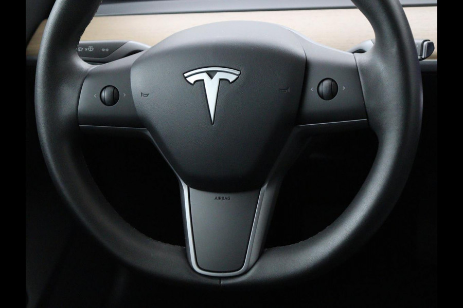 Tesla Model 3 Standard RWD Plus 60 kWh | Autopilot | Panoramadak | Leder | Stoelverwarming | Full LED | Camera | Navigatie | Keyless
