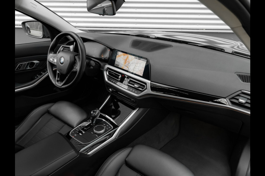 BMW 3-serie 320d - Sportstoelen - Schuif-/kanteldak - Hifi - Camera - Keyless Entry
