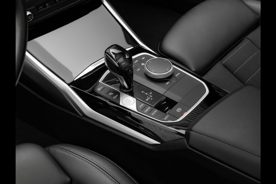 BMW 3-serie 320d - Sportstoelen - Schuif-/kanteldak - Hifi - Camera - Keyless Entry