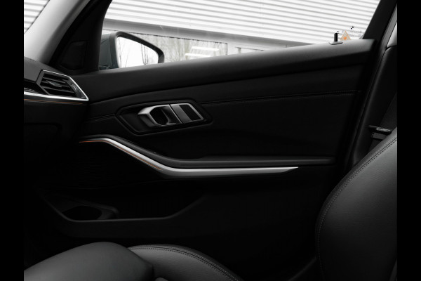 BMW 3-serie 320d - Sportstoelen - Schuif-/kanteldak - Hifi - Camera - Keyless Entry