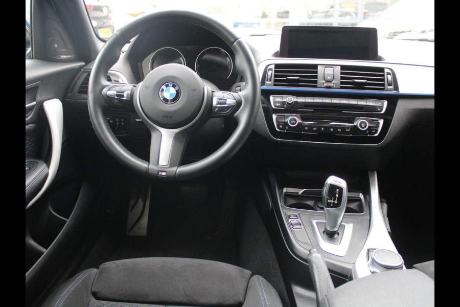 BMW 1-serie 118i Corporate Lease Executive | ELEKTRISCH SCHUIFDAK | ALCANTARA BEKLEDING | HARMAN KARDON |