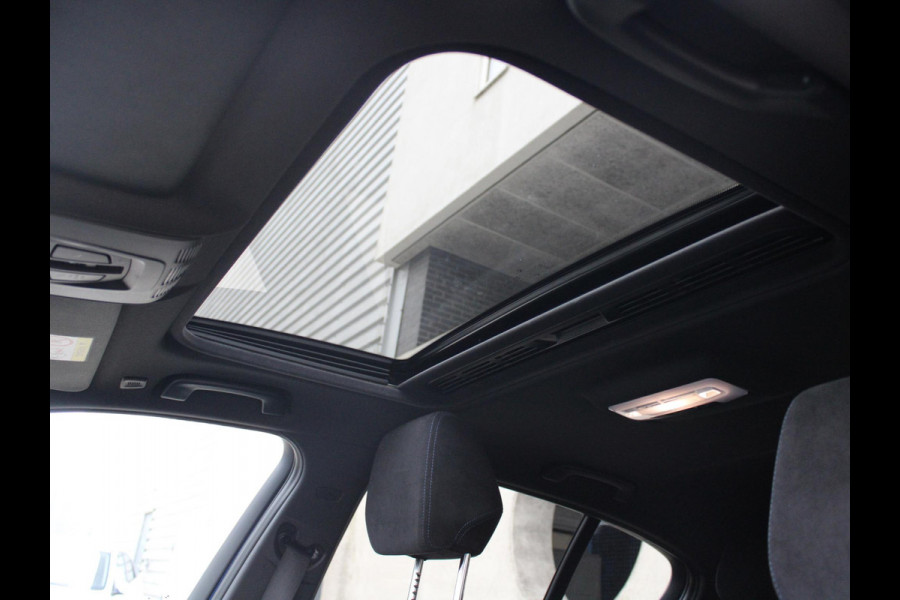 BMW 1-serie 118i Corporate Lease Executive | ELEKTRISCH SCHUIFDAK | ALCANTARA BEKLEDING | HARMAN KARDON |