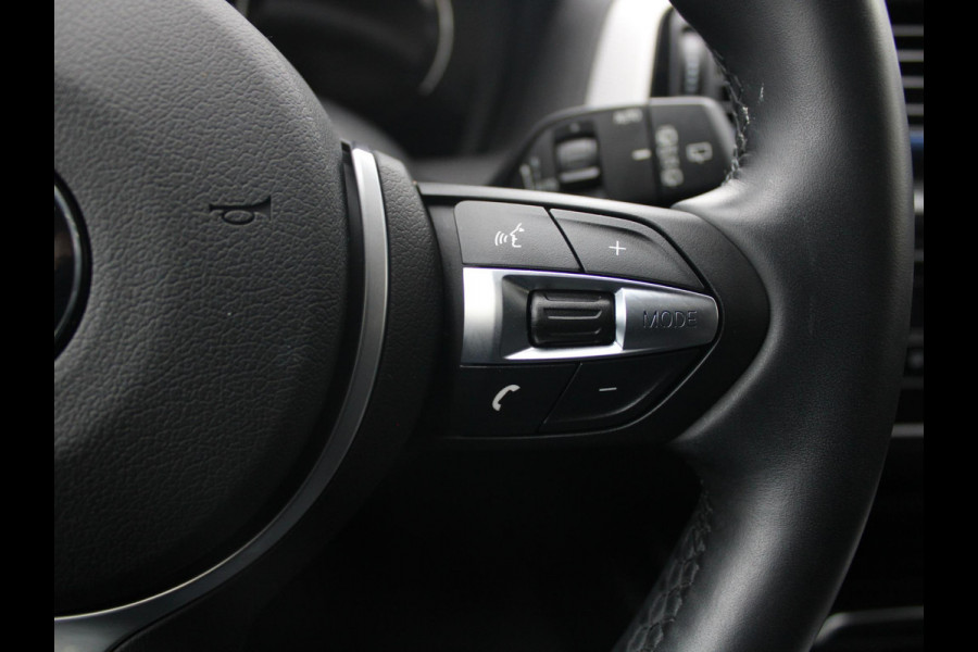 BMW 1-serie 118i Corporate Lease Executive | ELEKTRISCH SCHUIFDAK | ALCANTARA BEKLEDING | HARMAN KARDON |