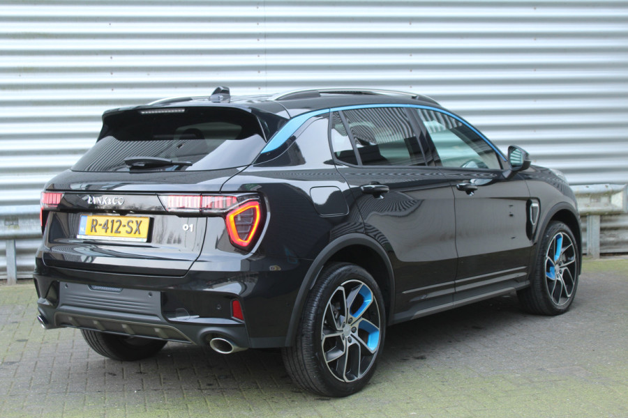 Lynk & Co 01 1.5 262pk PHEV 360 Camera BTW NL-Auto NAP Panoramadak Clima Cruise Navi Carplay 20"LMV El. Klep