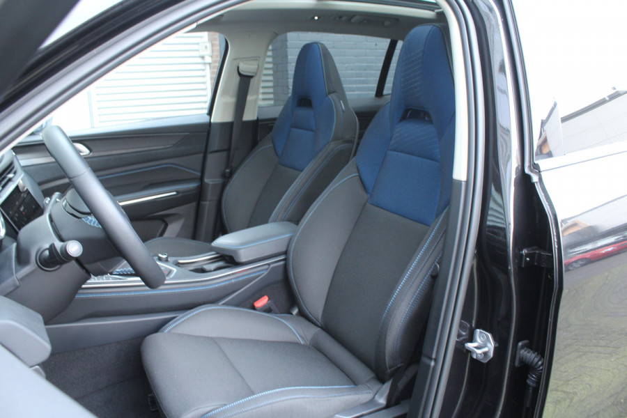 Lynk & Co 01 1.5 262pk PHEV 360 Camera BTW NL-Auto NAP Panoramadak Clima Cruise Navi Carplay 20"LMV El. Klep