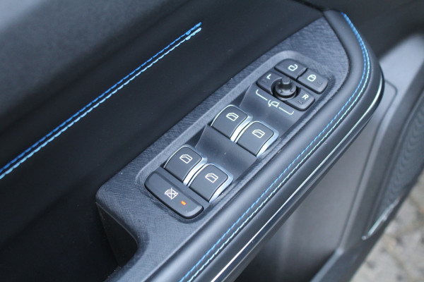 Lynk & Co 01 1.5 262pk PHEV 360 Camera BTW NL-Auto NAP Panoramadak Clima Cruise Navi Carplay 20"LMV El. Klep