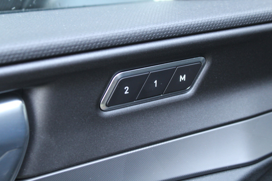 Lynk & Co 01 1.5 262pk PHEV 360 Camera BTW NL-Auto NAP Panoramadak Clima Cruise Navi Carplay 20"LMV El. Klep