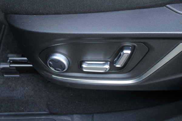 Lynk & Co 01 1.5 262pk PHEV 360 Camera BTW NL-Auto NAP Panoramadak Clima Cruise Navi Carplay 20"LMV El. Klep