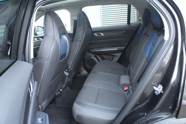 Lynk & Co 01 1.5 262pk PHEV 360 Camera BTW NL-Auto NAP Panoramadak Clima Cruise Navi Carplay 20"LMV El. Klep