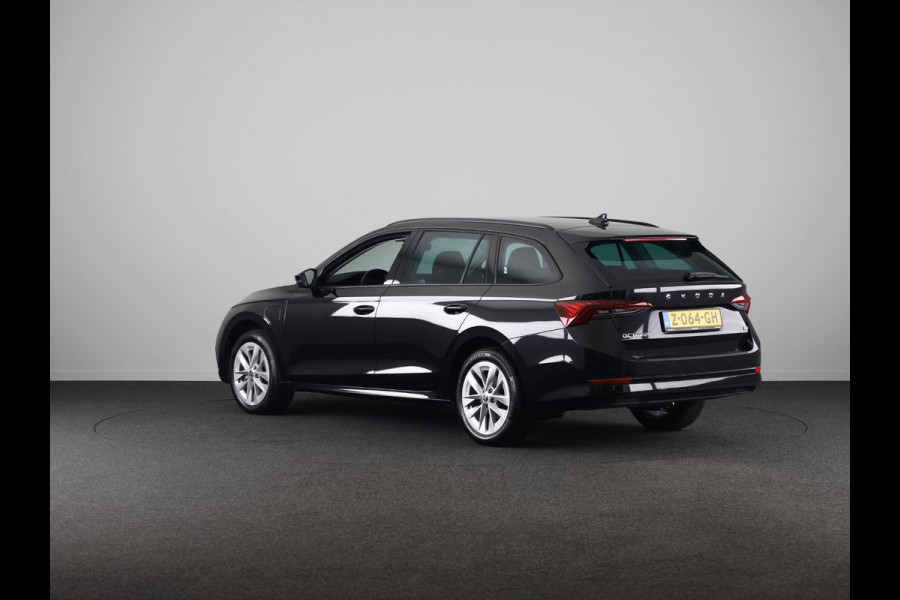 Škoda Octavia Combi 1.4 TSI iV PHEV Business Edition 204 pk Automaat (DSG) | Verlengde garantie | Navigatie | Parkeersensoren | Adaptieve cruise control | Stoelverwarming |