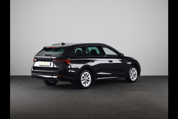 Škoda Octavia Combi 1.4 TSI iV PHEV Business Edition 204 pk Automaat (DSG) | Verlengde garantie | Navigatie | Parkeersensoren | Adaptieve cruise control | Stoelverwarming |