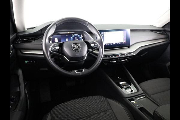 Škoda Octavia Combi 1.4 TSI iV PHEV Business Edition 204 pk Automaat (DSG) | Verlengde garantie | Navigatie | Parkeersensoren | Adaptieve cruise control | Stoelverwarming |