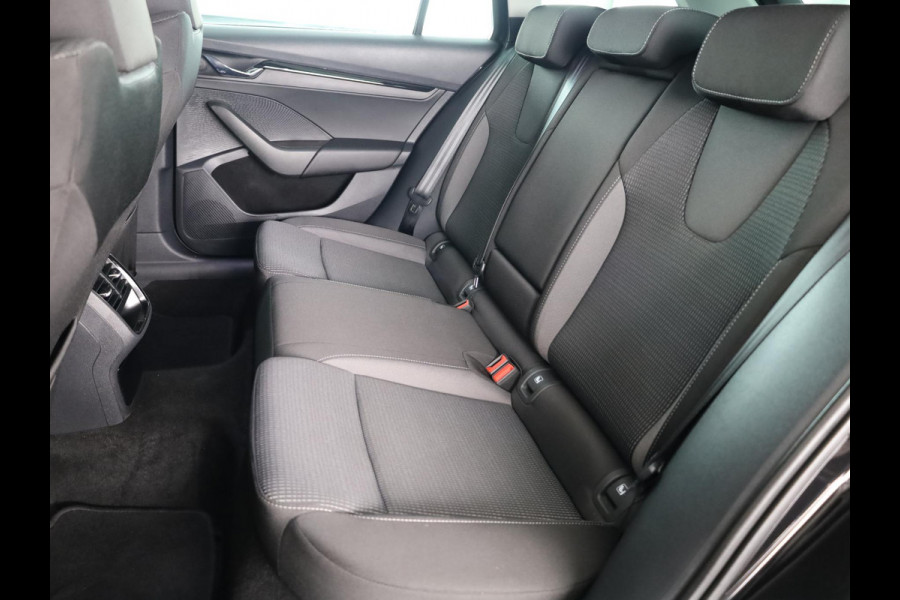 Škoda Octavia Combi 1.4 TSI iV PHEV Business Edition 204 pk Automaat (DSG) | Verlengde garantie | Navigatie | Parkeersensoren | Adaptieve cruise control | Stoelverwarming |
