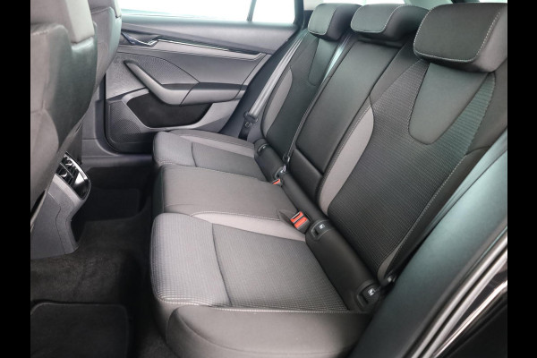 Škoda Octavia Combi 1.4 TSI iV PHEV Business Edition 204 pk Automaat (DSG) | Verlengde garantie | Navigatie | Parkeersensoren | Adaptieve cruise control | Stoelverwarming |