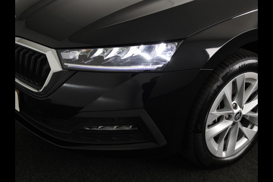 Škoda Octavia Combi 1.4 TSI iV PHEV Business Edition 204 pk Automaat (DSG) | Verlengde garantie | Navigatie | Parkeersensoren | Adaptieve cruise control | Stoelverwarming |