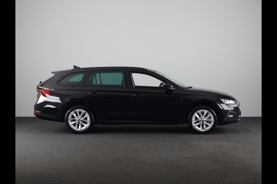 Škoda Octavia Combi 1.4 TSI iV PHEV Business Edition 204 pk Automaat (DSG) | Verlengde garantie | Navigatie | Parkeersensoren | Adaptieve cruise control | Stoelverwarming |
