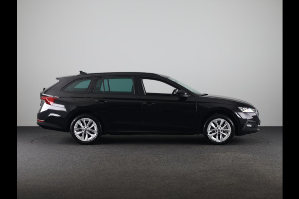 Škoda Octavia Combi 1.4 TSI iV PHEV Business Edition 204 pk Automaat (DSG) | Verlengde garantie | Navigatie | Parkeersensoren | Adaptieve cruise control | Stoelverwarming |