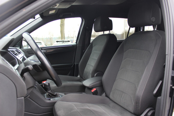 Volkswagen Tiguan Allspace 1.5 TSI Highline Business R / Trekhaak / Camera / Navigatie / Keyless / 19'' / Stoelverwarming / DAB / ACC