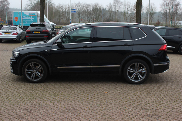 Volkswagen Tiguan Allspace 1.5 TSI Highline Business R / Trekhaak / Camera / Navigatie / Keyless / 19'' / Stoelverwarming / DAB / ACC