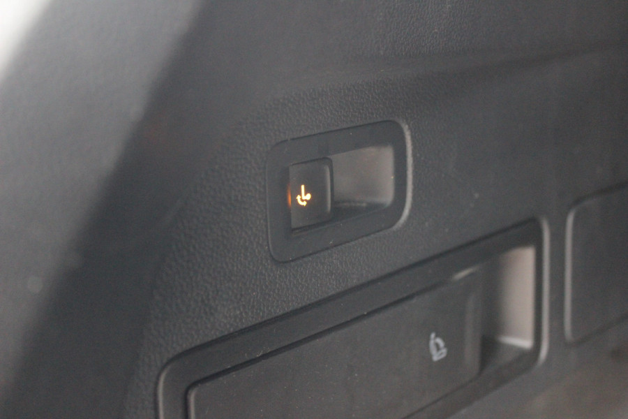 Volkswagen Tiguan Allspace 1.5 TSI Highline Business R / Trekhaak / Camera / Navigatie / Keyless / 19'' / Stoelverwarming / DAB / ACC