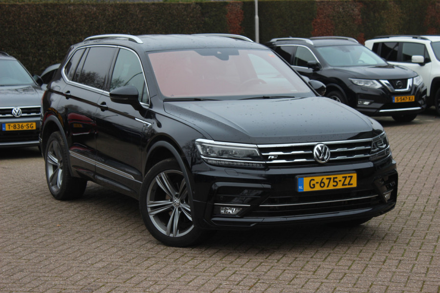 Volkswagen Tiguan Allspace 1.5 TSI Highline Business R / Trekhaak / Camera / Navigatie / Keyless / 19'' / Stoelverwarming / DAB / ACC