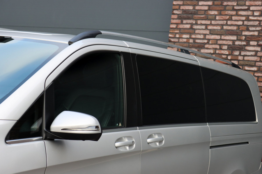 Mercedes-Benz V-Klasse 300d Extra Lang DC AMG Line | Avantgarde | Burmester | Trekhaak | Leder | Sfeerverlichting | Dodehoekassistent | Surround Camera | Spoorassistent | Stoelverwarming | Intelligent Light System |