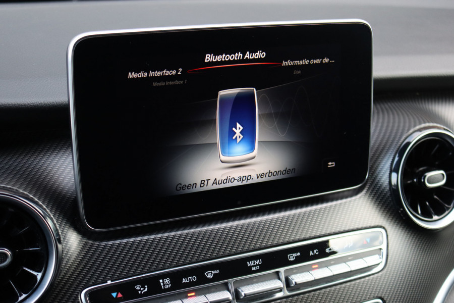 Mercedes-Benz V-Klasse 300d Extra Lang DC AMG Line | Avantgarde | Burmester | Trekhaak | Leder | Sfeerverlichting | Dodehoekassistent | Surround Camera | Spoorassistent | Stoelverwarming | Intelligent Light System |