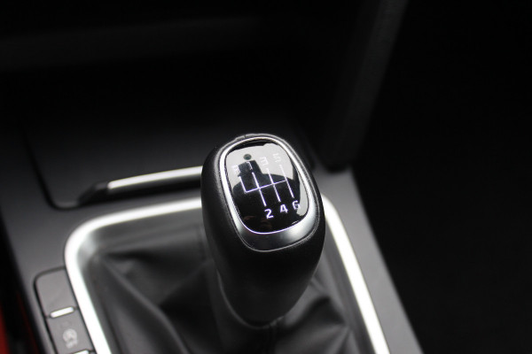 Kia Ceed Sportswagon 1.5 T-GDi DynamicLine / Trekhaak / Camera / Navigatie / 16'' / LED Koplampen / DAB / ACC