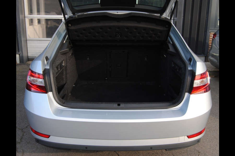 Škoda Superb 1.5 TSI Business Ed.| Apple Carplay | Stoelverwarming | Automaat