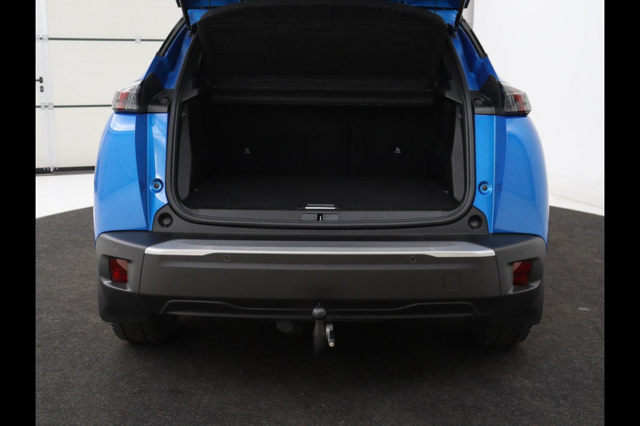 Peugeot e-2008 EV GT Pack 50 kWh | 3-Fase | Panoramadak | Stoelverwarming | Trekhaak | Adaptive cruise | Leder/Alcantara | Carplay | Keyless | Digital Cockpit | Navigatie | Full LED