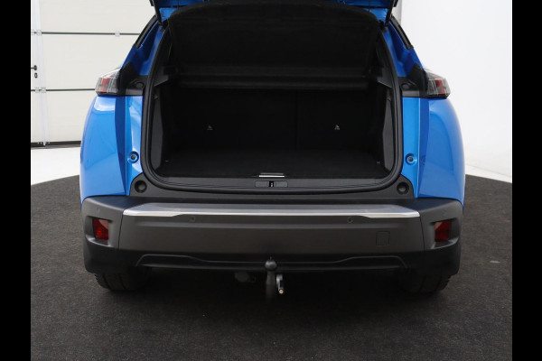 Peugeot e-2008 EV GT Pack 50 kWh | 3-Fase | Panoramadak | Stoelverwarming | Trekhaak | Adaptive cruise | Leder/Alcantara | Carplay | Keyless | Digital Cockpit | Navigatie | Full LED