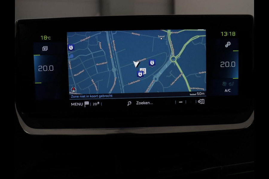 Peugeot e-2008 EV GT Pack 50 kWh | 3-Fase | Panoramadak | Stoelverwarming | Trekhaak | Adaptive cruise | Leder/Alcantara | Carplay | Keyless | Digital Cockpit | Navigatie | Full LED
