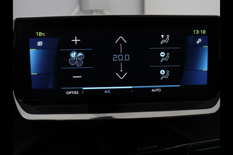 Peugeot e-2008 EV GT Pack 50 kWh | 3-Fase | Panoramadak | Stoelverwarming | Trekhaak | Adaptive cruise | Leder/Alcantara | Carplay | Keyless | Digital Cockpit | Navigatie | Full LED