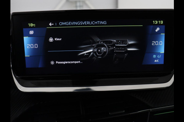 Peugeot e-2008 EV GT Pack 50 kWh | 3-Fase | Panoramadak | Stoelverwarming | Trekhaak | Adaptive cruise | Leder/Alcantara | Carplay | Keyless | Digital Cockpit | Navigatie | Full LED