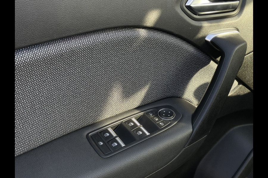 Renault Captur 1.3 mild hybrid 160 techno Automaat | Camera | Stoelverwarming