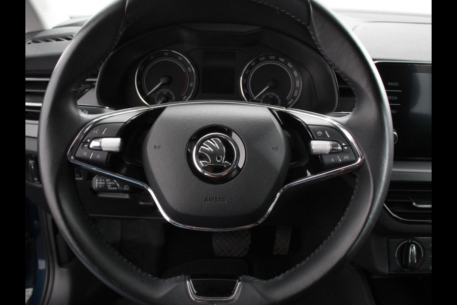 Škoda Kamiq 1.0 TSI 110pk DSG Dynamic | Navigatie | Apple Carplay/Android Auto | Camera | Adaptive Cruise Control | Stoelverwarming | Ledverlichting