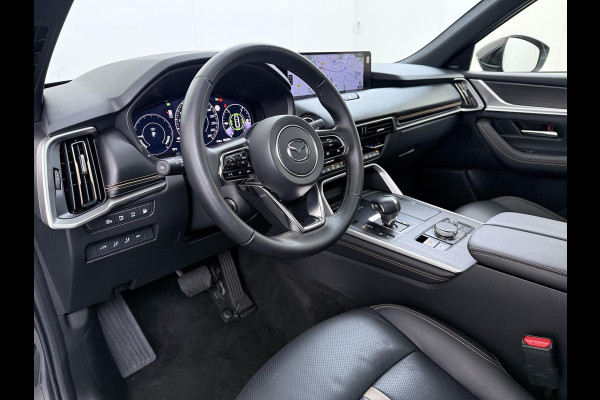 Mazda CX-80 2.5 e-SkyActiv PHEV Homura Plus 6p. 7 PERSOONS| ELEK. ACHTERKLEP | PANO| HEAD-UP | DODE HOEK| ADAPTIVE. CRUISE | ACHTERBANK VERWARMD |BOSE | SUPER COMPLEET!