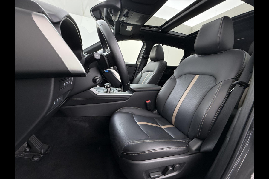 Mazda CX-80 2.5 e-SkyActiv PHEV Homura Plus 6p. 7 PERSOONS| ELEK. ACHTERKLEP | PANO| HEAD-UP | DODE HOEK| ADAPTIVE. CRUISE | ACHTERBANK VERWARMD |BOSE | SUPER COMPLEET!