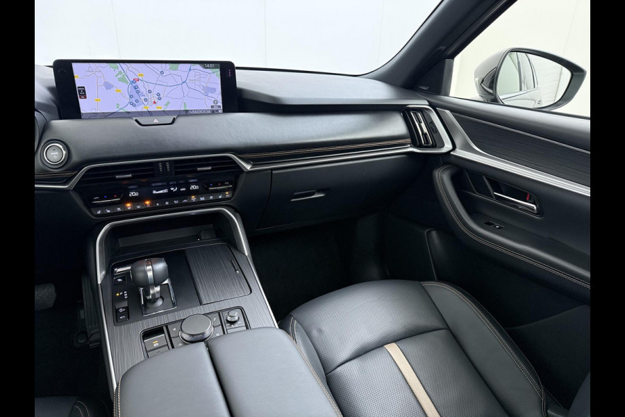 Mazda CX-80 2.5 e-SkyActiv PHEV Homura Plus 6p. 7 PERSOONS| ELEK. ACHTERKLEP | PANO| HEAD-UP | DODE HOEK| ADAPTIVE. CRUISE | ACHTERBANK VERWARMD |BOSE | SUPER COMPLEET!
